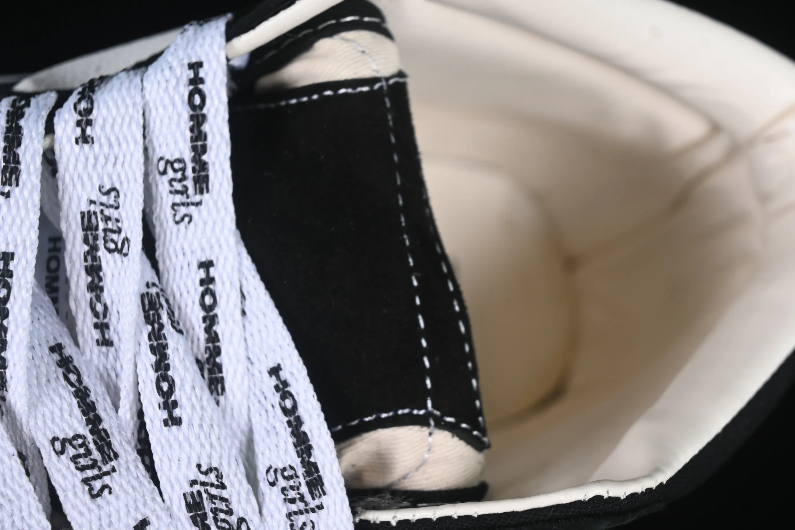 All categories Vans Vans series Vans Mid Vans China HommeGirls x Vans Sk8-Mid Fashionable and versatile mid-top casual vulcanized sneakers VN000NBNCJK